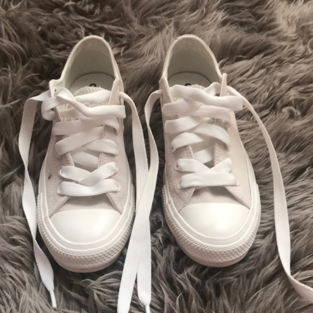 Like new suede converse - Picture 1 of 6